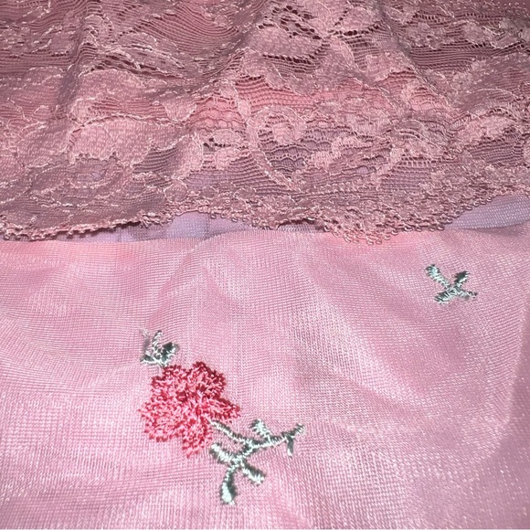 Elegant Pink Lace Trim Nightgown - Picture 3 of 12